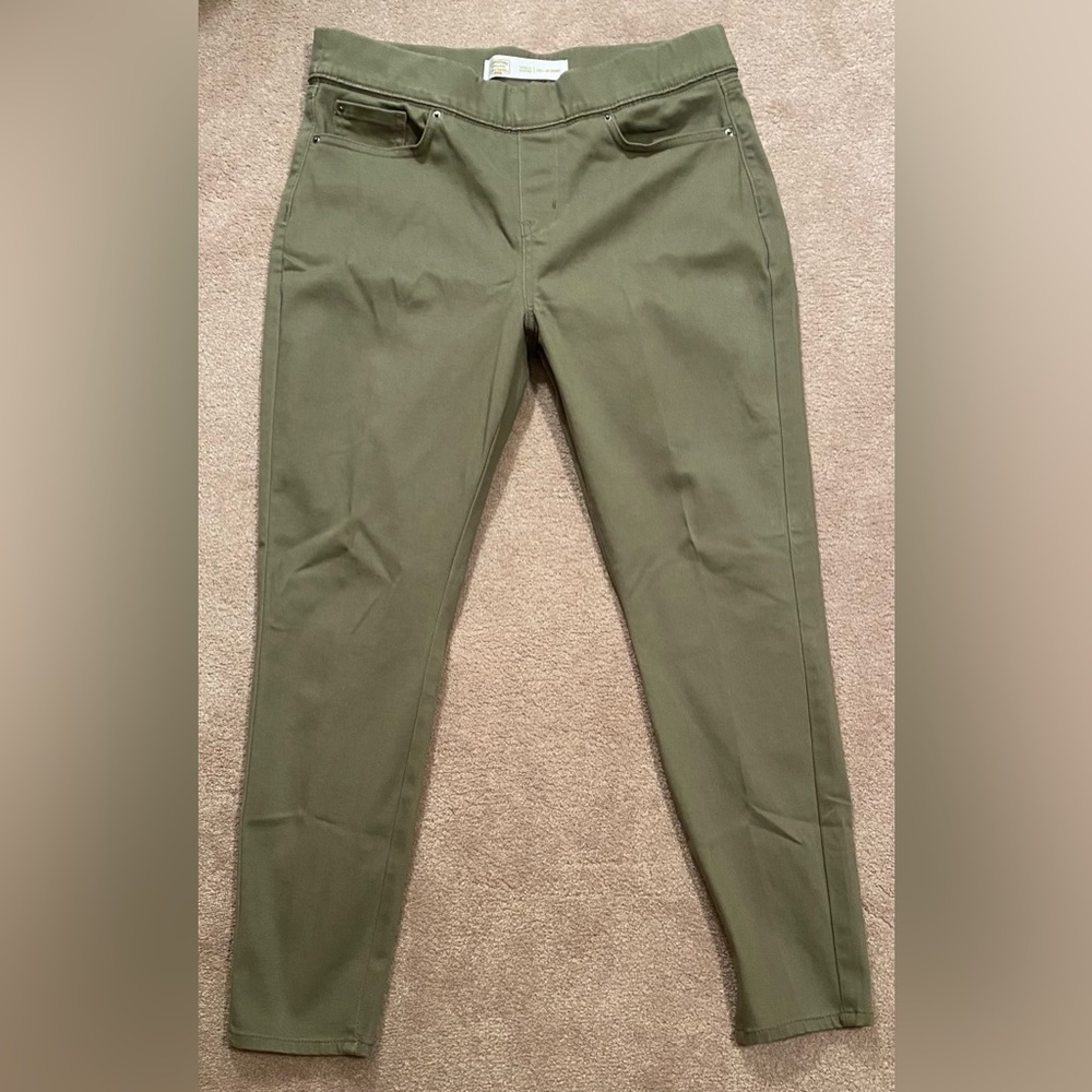 Levi Strauss, Signature Gold, Totally Shaping Pull-on Skinny Jean, Olive - Picture 3 of 11